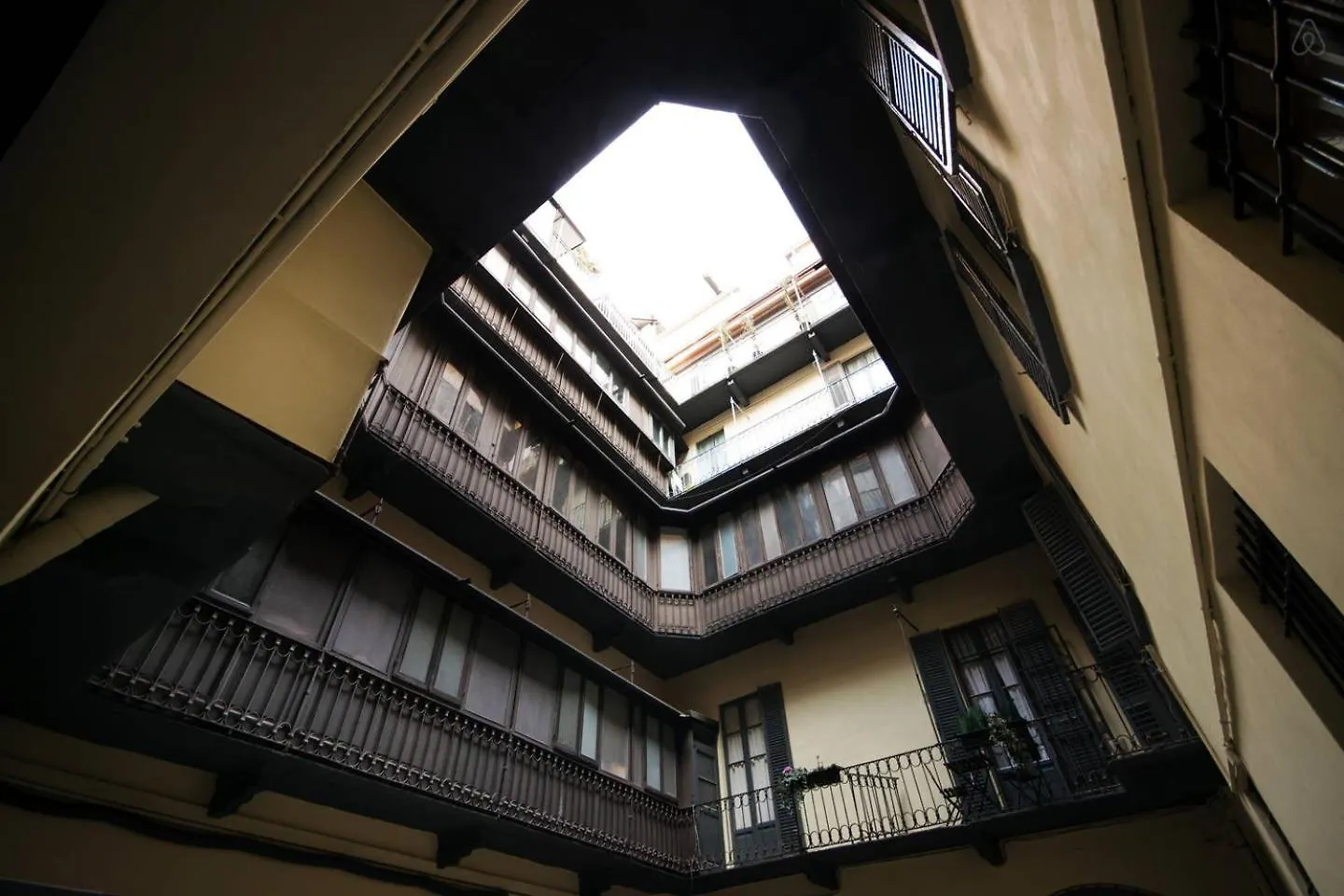 Casa Milano - Classic Elegance, Balcony Апартаменты